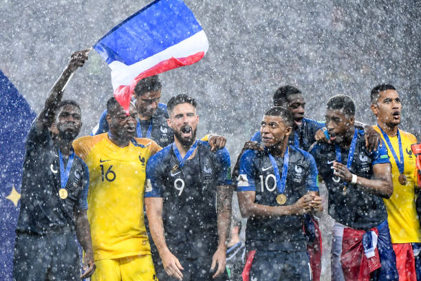 逐的侧翼防 逐的侧翼防